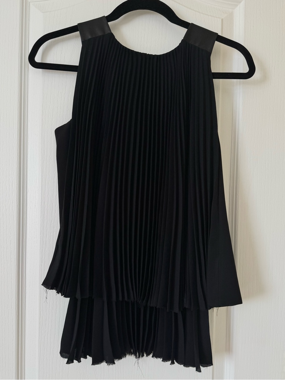 Diane von Furstenberg Idaline Accordion Pleat Sleeveless Top Black Size 2